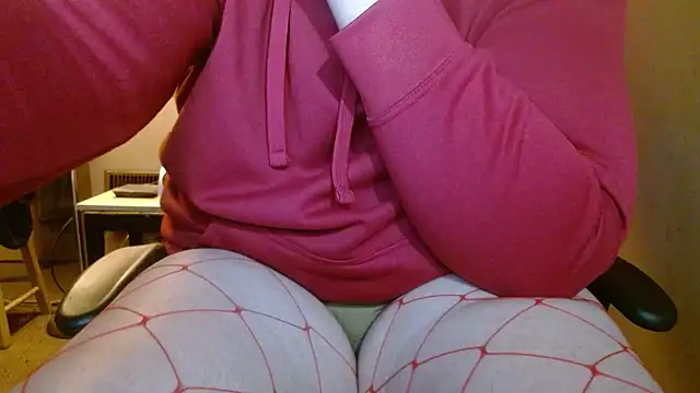 Snapshot of cosmicjones chatting on December 13, 7:15 am cosmicjones online show from December 13, 7:15 am