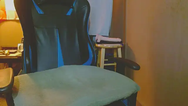 Snapshot of cosmicjones chatting on February 13, 8:06 am cosmicjones online show from February 13, 8:06 am