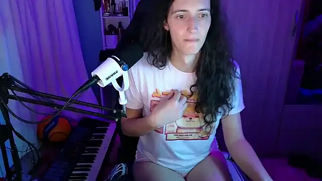 Snapshot of MemiKouki chatting on November 28, 5:37 pm MemiKouki online show from November 28, 5:37 pm