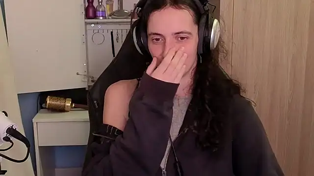 Snapshot of MemiKouki chatting on February 2, 5:33 pm MemiKouki online show from February 2, 5:33 pm