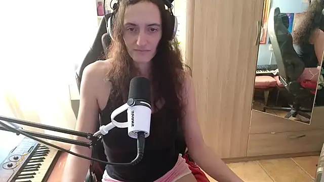 Snapshot of MemiKouki chatting on March 9, 10:08 am MemiKouki online show from March 9, 10:08 am