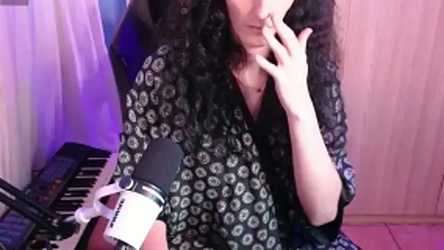 Snapshot of MemiKouki chatting on March 25, 11:33 pm MemiKouki online show from March 25, 11:33 pm