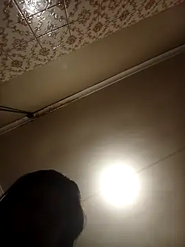 Snapshot of mloghyfsa chatting on December 18, 5:35 am mloghyfsa online show from December 18, 5:35 am