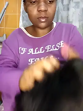 Snapshot of mloghyfsa chatting on January 17, 9:25 am mloghyfsa online show from January 17, 9:25 am