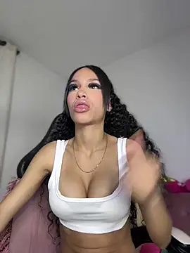 Snapshot of Miaa_love6969 chatting on May 14, 11:11 pm Miaa love6969 online show from May 14, 11:11 pm