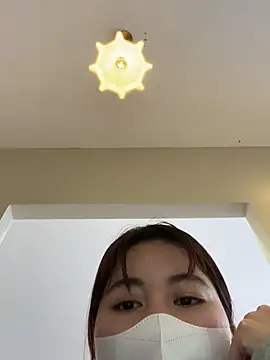 Snapshot of Lami_Mi chatting on February 16, 7:26 am Lami Mi online show from February 16, 7:26 am