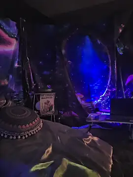 Snapshot of Avaivory chatting on November 12, 9:21 am Avaivory online show from November 12, 9:21 am