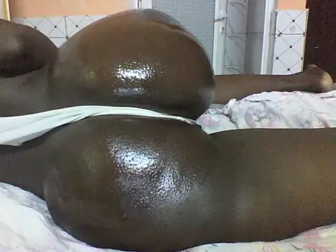 Snapshot of Lovely-edday2 chatting on December 17, 2:17 am Lovely-edday2 online show from December 17, 2:17 am
