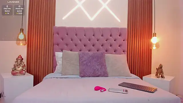 Sophia turneer online show from November 15, 10:48 pm