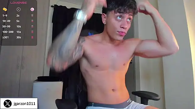 Snapshot of _joansoto chatting on December 4, 1:20 pm  joansoto online show from December 4, 1:20 pm