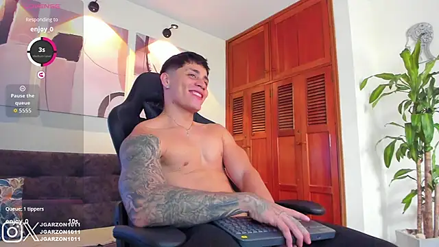 Snapshot of _joansoto chatting on September 15, 2:17 pm  joansoto online show from September 15, 2:17 pm