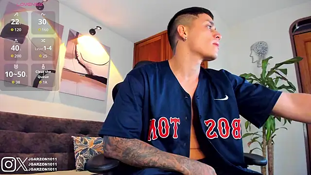 Snapshot of _joansoto chatting on January 6, 1:37 pm joansoto online show from January 6, 1:37 pm