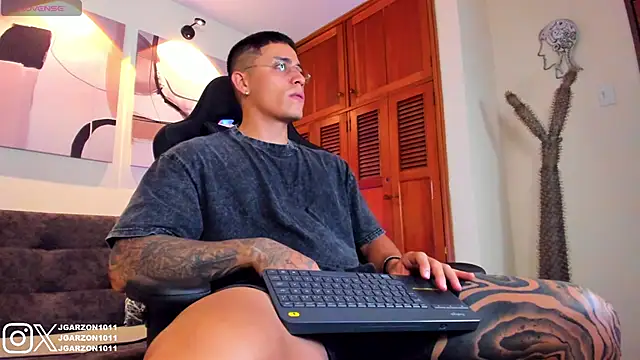 Snapshot of _joansoto chatting on February 19, 12:56 pm joansoto online show from February 19, 12:56 pm