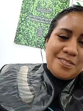 Snapshot of KasiaVenus_ chatting on December 31, 8:02 pm KasiaVenus  online show from December 31, 8:02 pm