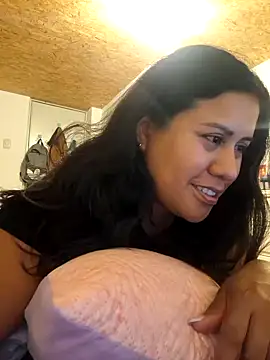 Snapshot of KasiaVenus_ chatting on January 8, 4:12 am KasiaVenus  online show from January 8, 4:12 am