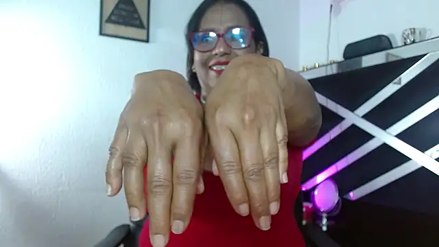 elizabeth mature23 online show from May 3, 2:01 pm