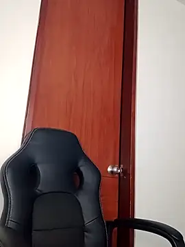 Snapshot of FREYJA- chatting on October 18, 6:41 pm FREYJA- online show from October 18, 6:41 pm