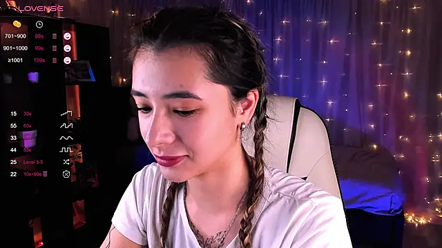 Snapshot of DarlaLike chatting on December 14, 4:45 am DarlaLike online show from December 14, 4:45 am