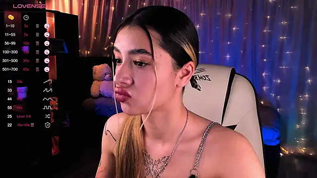 Snapshot of DarlaLike chatting on December 20, 4:20 am DarlaLike online show from December 20, 4:20 am