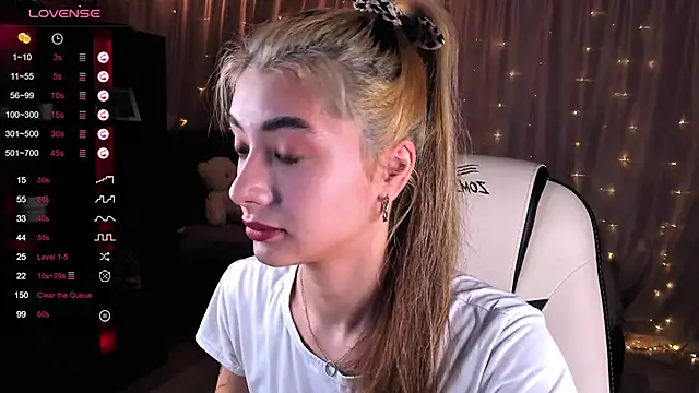 Snapshot of DarlaLike chatting on January 30, 4:37 am DarlaLike online show from January 30, 4:37 am