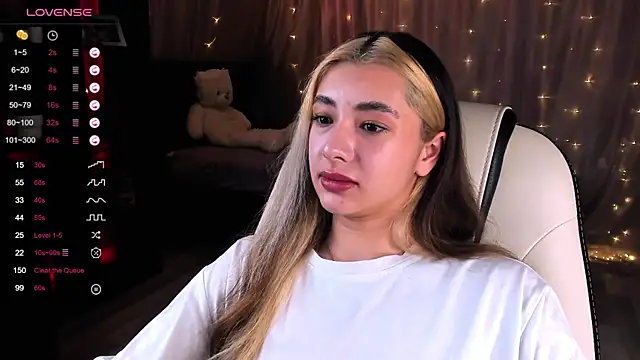 Snapshot of DarlaLike chatting on February 1, 4:46 am DarlaLike online show from February 1, 4:46 am