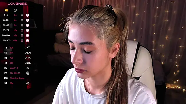 Snapshot of DarlaLike chatting on February 2, 4:59 am DarlaLike online show from February 2, 4:59 am