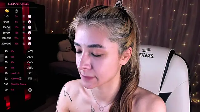 Snapshot of DarlaLike chatting on February 16, 8:21 am DarlaLike online show from February 16, 8:21 am