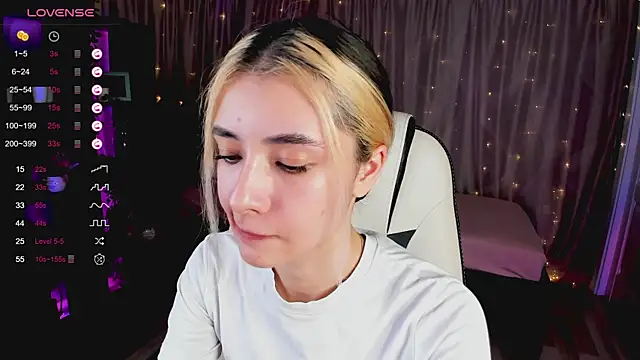 Snapshot of DarlaLike chatting on February 27, 10:15 am DarlaLike online show from February 27, 10:15 am