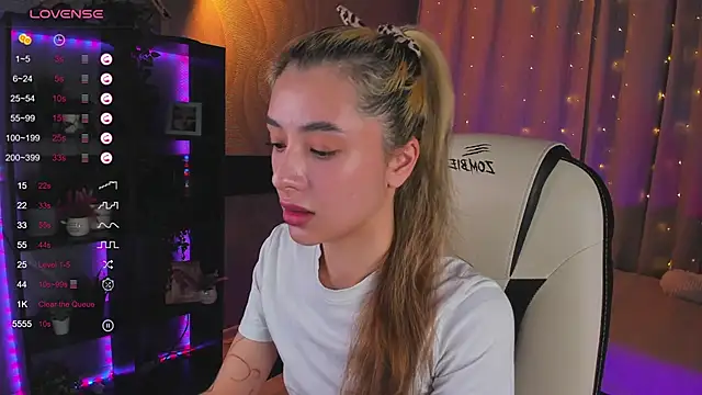 Snapshot of DarlaLike chatting on March 7, 4:35 am DarlaLike online show from March 7, 4:35 am