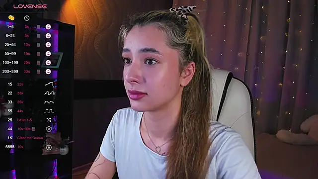 Snapshot of DarlaLike chatting on March 9, 4:27 am DarlaLike online show from March 9, 4:27 am