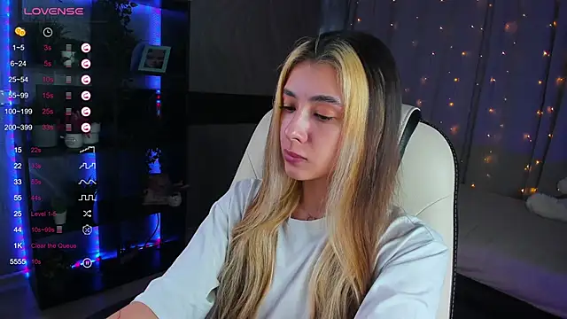 Snapshot of DarlaLike chatting on March 13, 6:58 am DarlaLike online show from March 13, 6:58 am