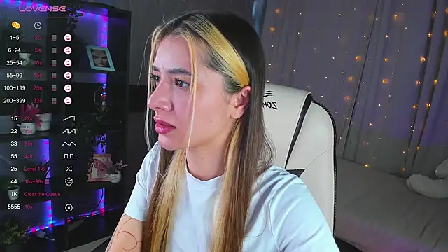 Snapshot of DarlaLike chatting on March 20, 4:07 am DarlaLike online show from March 20, 4:07 am