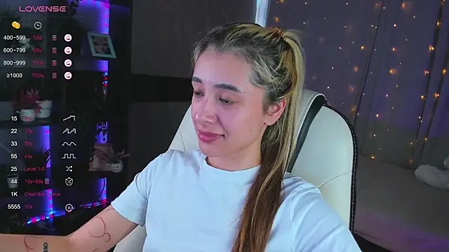 Snapshot of DarlaLike chatting on March 20, 7:14 am DarlaLike online show from March 20, 7:14 am