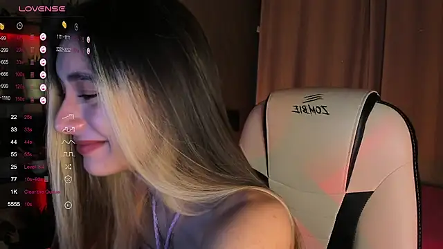 Snapshot of DarlaLike chatting on September 15, 4:12 am DarlaLike online show from September 15, 4:12 am