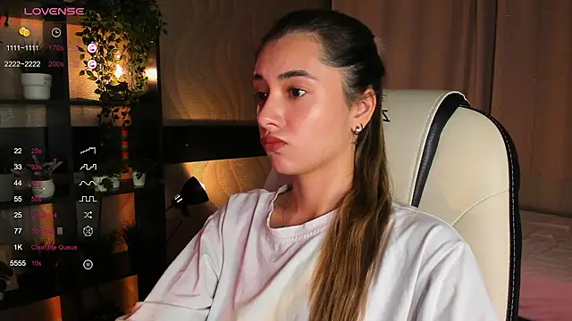 Snapshot of DarlaLike chatting on October 5, 4:11 am DarlaLike online show from October 5, 4:11 am