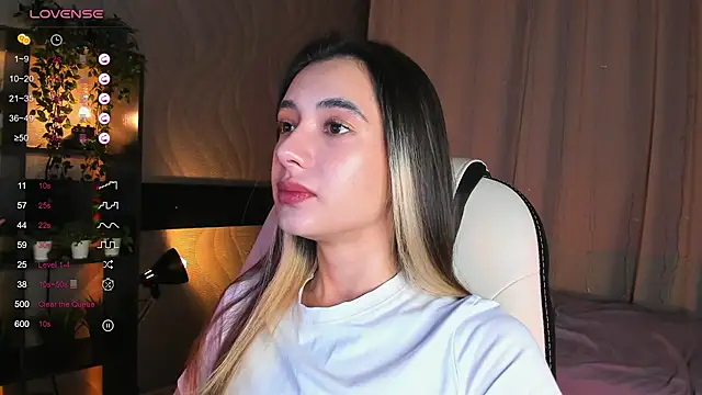 Snapshot of DarlaLike chatting on December 14, 3:45 am DarlaLike online show from December 14, 3:45 am