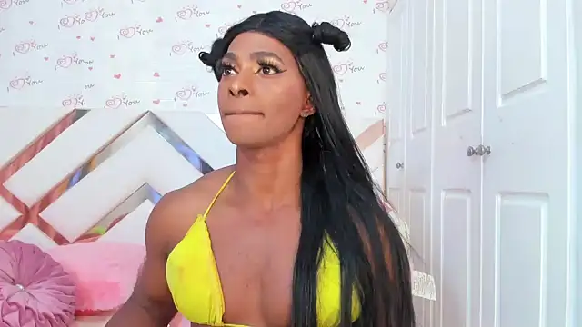 Snapshot of BriggitteEbonny chatting on December 8, 3:13 pm BriggitteEbonny online show from December 8, 3:13 pm