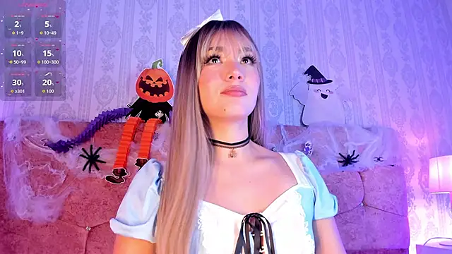 lunar leen online show from October 31, 4:30 pm