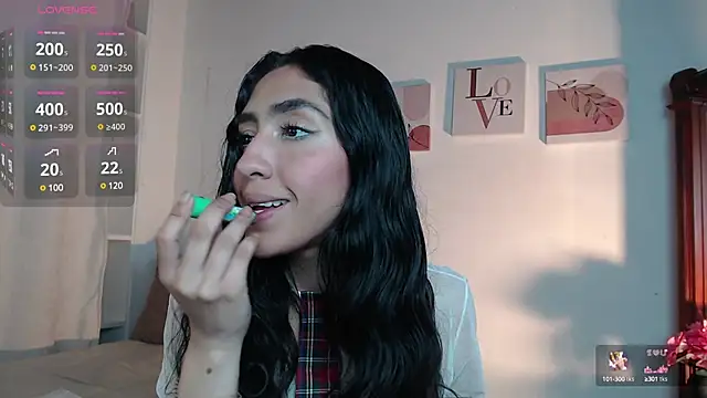 Snapshot of madisex_s chatting on March 6, 11:47 am madisex s online show from March 6, 11:47 am