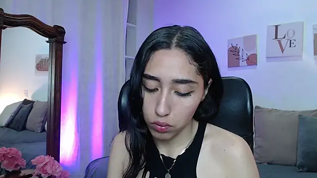 Snapshot of madisex_s chatting on October 22, 1:44 pm madisex s online show from October 22, 1:44 pm