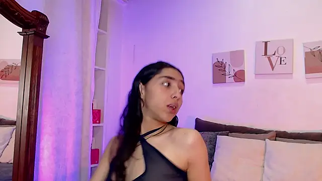 Snapshot of madisex_s chatting on November 5, 1:11 pm madisex s online show from November 5, 1:11 pm