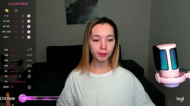 Snapshot of MiaThaine chatting on December 4, 8:51 pm MiaThaine online show from December 4, 8:51 pm
