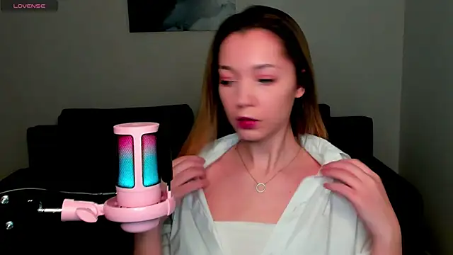 Snapshot of MiaThaine chatting on January 3, 12:54 am MiaThaine online show from January 3, 12:54 am