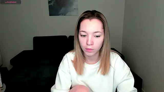 Snapshot of MiaThaine chatting on January 7, 12:55 am MiaThaine online show from January 7, 12:55 am