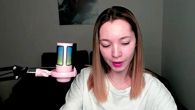 Snapshot of MiaThaine chatting on January 13, 11:38 pm MiaThaine online show from January 13, 11:38 pm