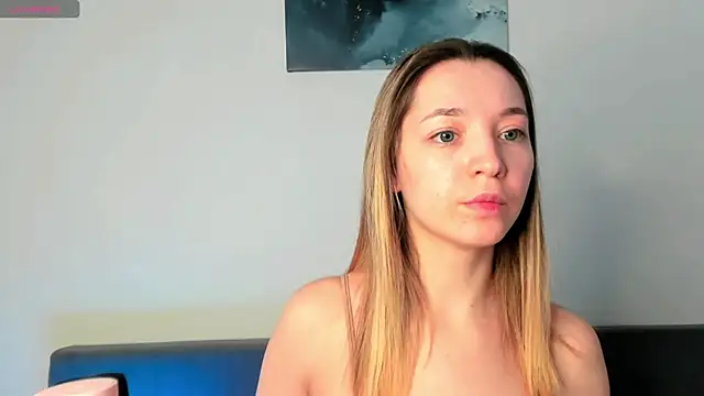 Snapshot of MiaThaine chatting on February 26, 1:30 pm MiaThaine online show from February 26, 1:30 pm