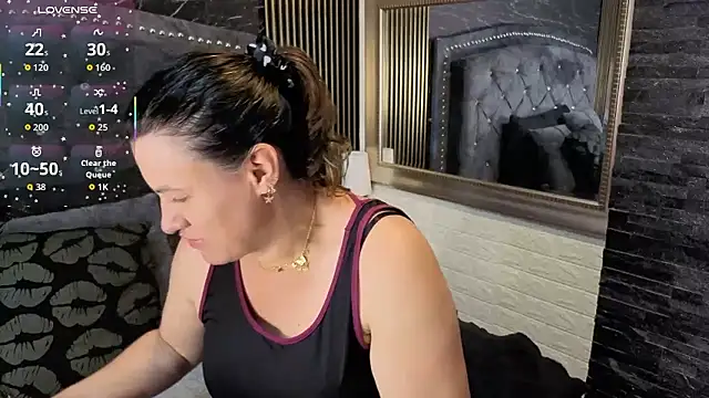 charlotte  G online show from January 9, 11:02 am