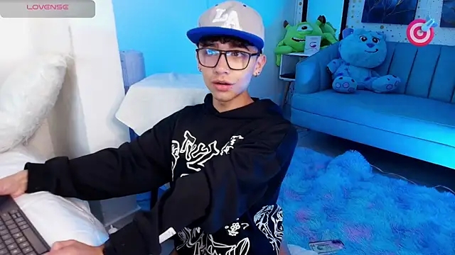 Niico Cruz online show from February 28, 8:20 am