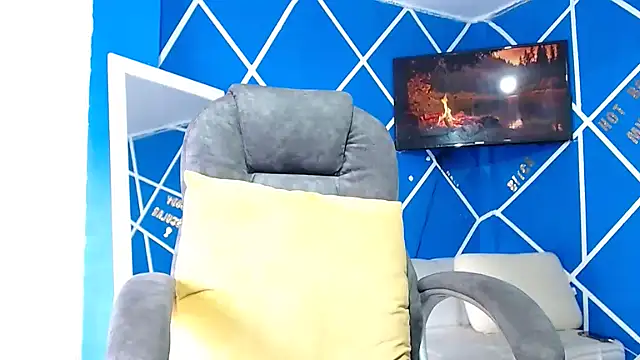 Snapshot of alexander_megan chatting on November 14, 7:01 pm alexander megan online show from November 14, 7:01 pm