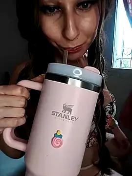 Snapshot of Marye_sony chatting on March 2, 1:38 pm Marye sony online show from March 2, 1:38 pm